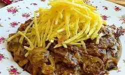 طرز تهیه بیف استروگانف با گوشت چرخ‌کرده