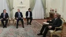 تأکید ایران و ترکیه بر لزوم اتحاد جهان اسلام در دیدار پزشکیان و فیدان