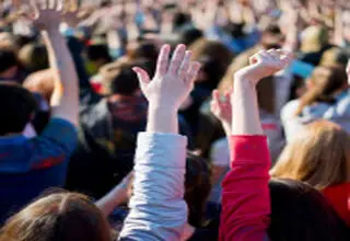 اعتراض به حذف تدریجی حقوق رفاهی و بیمه تکمیلی درمان بازنشستگان شرکت مخابرات ایران