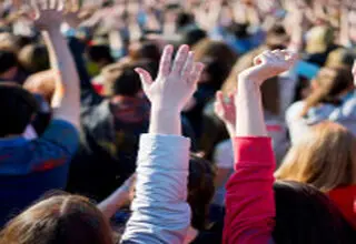 اعتراض به حذف تدریجی حقوق رفاهی و بیمه تکمیلی درمان بازنشستگان شرکت مخابرات ایران