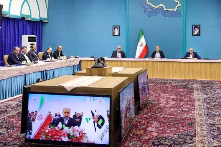 پزشکیان: سرعت ساخت نیروگاههای خورشیدی افزایش یابد