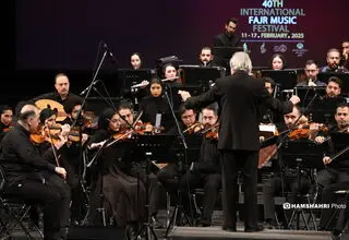 چراغ جشنواره موسیقی فجر روشن شد/ ارکستر ملی ایران در تالار وحدت نواخت