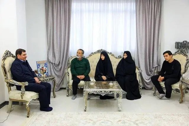 مخبر:خون شهدای جنگ اخیر کشور را بیمه کرد