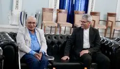گفت‌وگوی صمیمانه سخنگوی وزارت امور خارجه و استاد هوشنگ مرادی کرمانی
