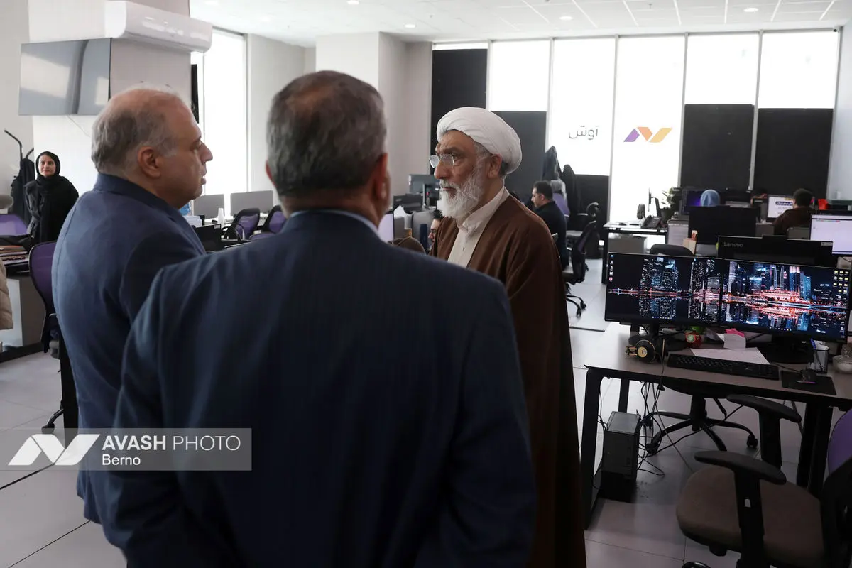 بازدید مصطفی پورمحمدی  از تحریریه آوش