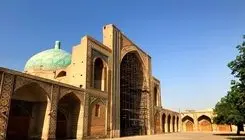 داربست‌های ۱۵ ساله مسجد جامع عتیق قزوین جمع‌آوری شد