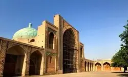 داربست‌های ۱۵ ساله مسجد جامع عتیق قزوین جمع‌آوری شد