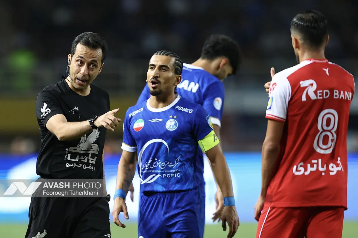 لیگ برتر فوتبال - پرسپولیس و استقلال (دربی ۱۰۷)