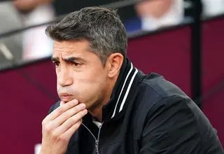 سرمربی بنفیکا اخراج شد