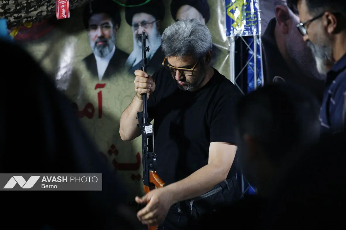 آموزش کار با سلاح در میدان ونک تهران