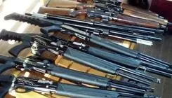 کشف 15 قبضه اسلحه از چمدان 2 مسافر اتوبوس 