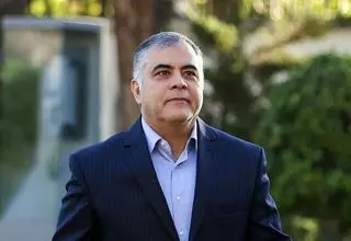 بازدید وزیر نفت از انبار نفت ری به منظور بررسی آخرین شرایط کنترل حادثه