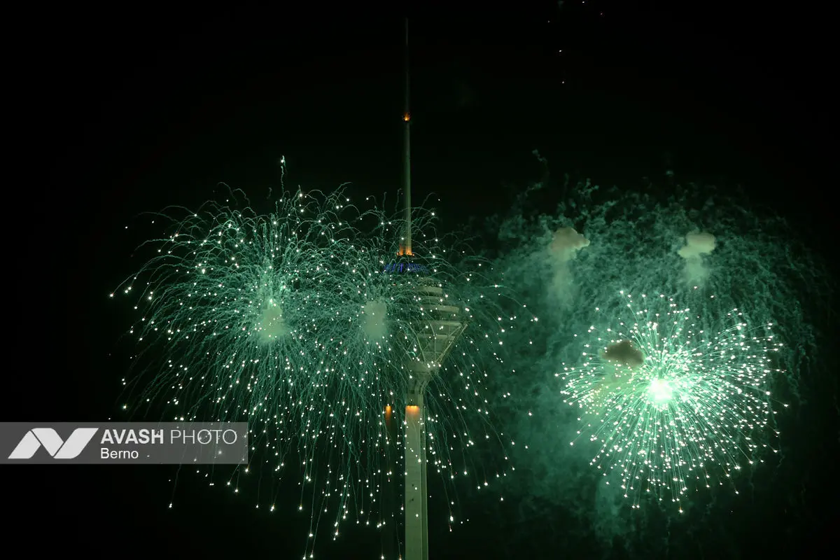 نور افشانی در شب سالگرد پیروزی انقلاب اسلامی