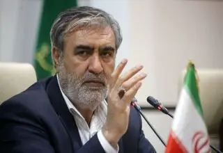عزیزی: آمریکا حق تهدید ملت ما را ندارد