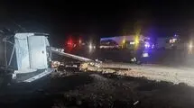 واژگونی اتوبوس و تریلی، ۴ جان باخته و ۲۰ مجروح بر جای گذاشت