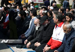 اقامه نخستین نماز عید سعید فطر پس از شهادت رهبر شهید انقلاب