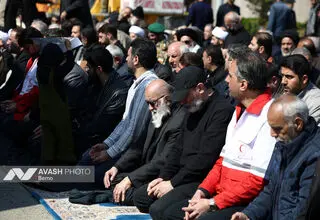 اقامه نخستین نماز عید سعید فطر پس از شهادت رهبر شهید انقلاب