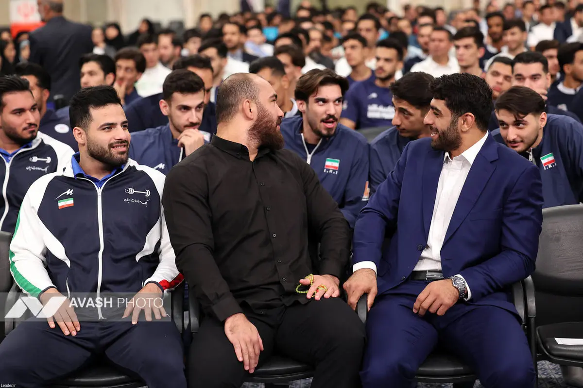 دیدار قهرمانان و مدال‌آوران ورزشی و المپیادهای علمی جهانی با رهبر انقلاب