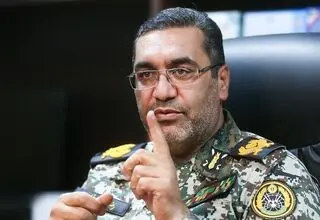 امیر خواجه: زمان حمله اسرائیل سرهنگ نریمانی به تنهایی در مرکز فرماندهی بود و جانباز شد