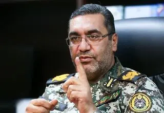 امیر خواجه: زمان حمله اسرائیل سرهنگ نریمانی به تنهایی در مرکز فرماندهی بود و جانباز شد