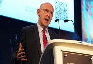 انگلیس خطاب به پوتین: ما در حال شکار زیردریایی‌های شما هستیم