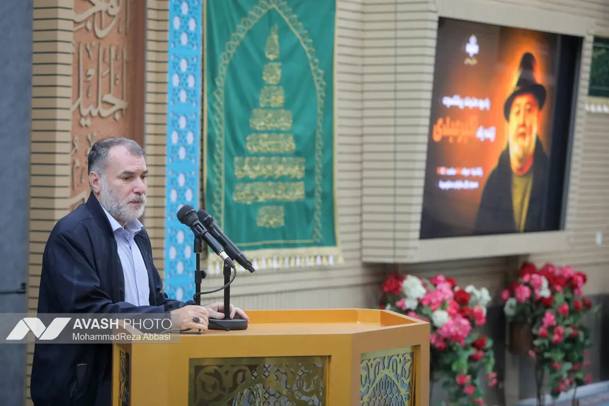 مراسم یادبود مرحوم «اکبر عبدی» در مسجد بلال صدا و سیما