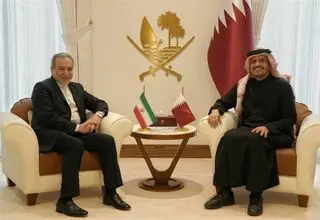 دیدار عراقچی با نخست‌وزیر قطر