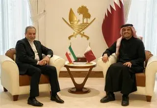 دیدار عراقچی با نخست‌وزیر قطر