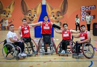 تلاش تیم‌های بسکتبال با ویلچر سه نفره برای قهرمانی
