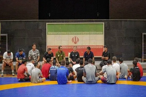 دبیر در دیدار با آزادکاران جوان: هدف نهایی مدال طلای المپیک است