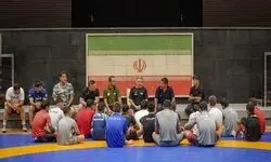 دبیر در دیدار با آزادکاران جوان: هدف نهایی مدال طلای المپیک است