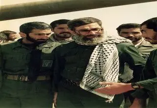 جزئیاتی از جوانی و نوجوانی رهبر شهید