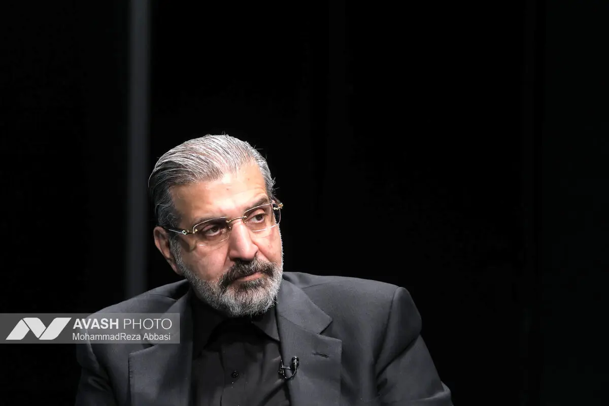 بازدید صادق خرازی از خبرگزاری آوش