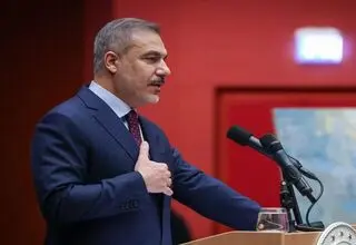 فیدان: نظام سیاسی ایران فرو نمی‌پاشد
