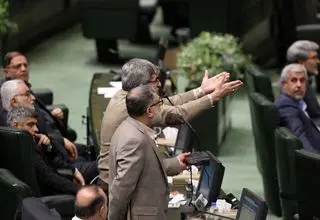 درگیری لفظی کوچک‌زاده و قالیباف بالا گرفت 