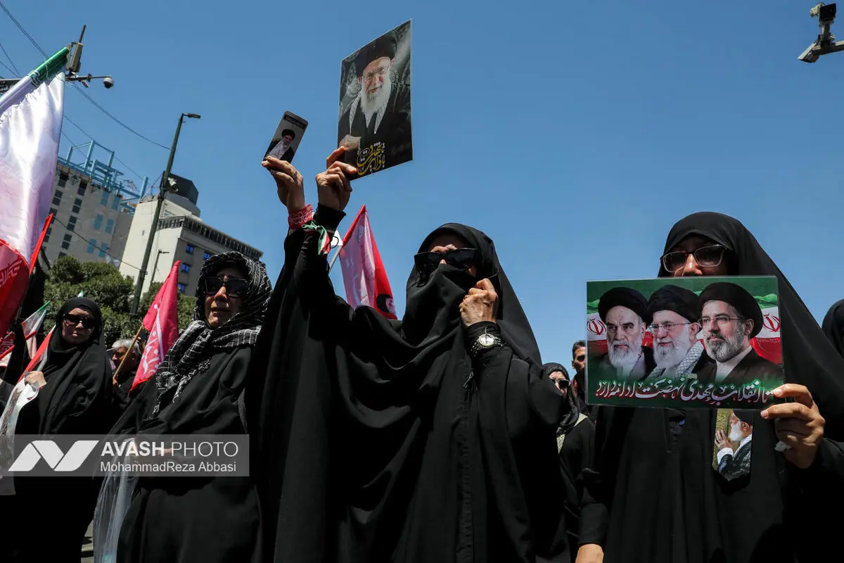 مراسم تشییع پیکر مطهر رهبر شهید انقلاب - مشهد