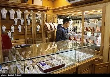 پیش‌بینی‌ها برای سال ۲۰۲۶ حاکی از احتمال افزایش قیمت اونس طلاست