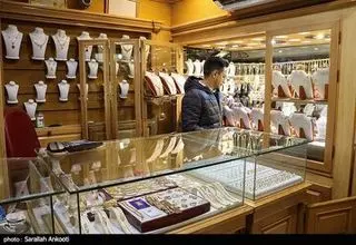 پیش‌بینی‌ها برای سال ۲۰۲۶ حاکی از احتمال افزایش قیمت اونس طلاست