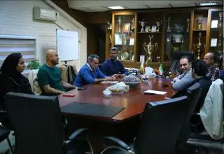 بدشانسی مهروز، خواهر هادی بودن است!