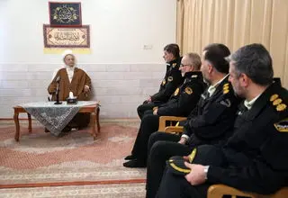 مکارم شیرازی: نباید تصور کرد دشمنان خاموش شده‌اند