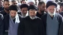 اشک‌های فرزندان رهبر (آقا سید مصطفی، سید میثم و سید مسعود) هنگام اقامه نماز بر پیکر پدر/ فیلم