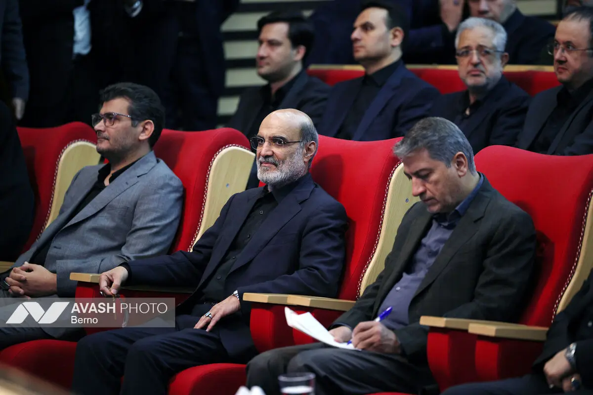 آیین نواختن زنگ معاملات بورس در تابستان ۱۴۰۵