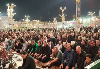 نماز لیلة الدفن رهبر شهید اقامه شد