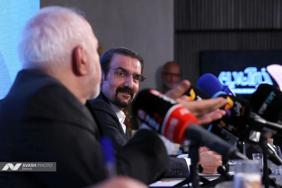 نشست بررسی «روایت و تحلیل ایرانی از تاریخ تحولات روسیه»