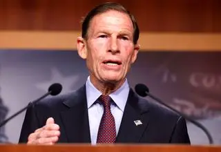 سناتور آمریکایی: جنگ در ایران افزایش سرسام‌آور قیمت‌ها در آمریکا را به دنبال داشت