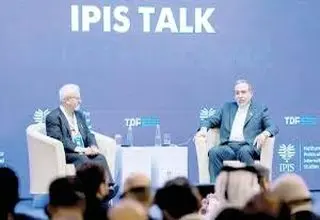 دیپلماسی زیر آتش 