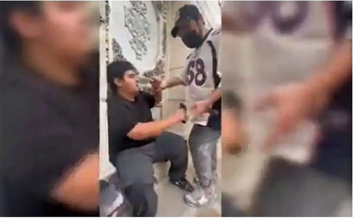 ضرب و شتم عجیب پسر بچه 12 ساله؛ ضارب به غلط کردن افتاد! + فیلم