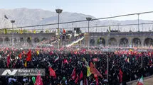 گاردین: سوگواری رهبر شهید در مصلای تهران آمیخته با شعارهای انتقام بود