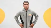 مدال طلا بر گردن علی مومنی