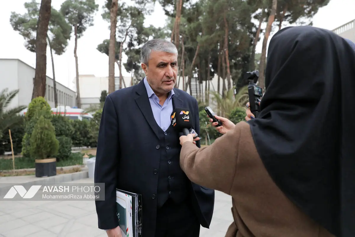 اعضای هیأت دولت در جمع خبرنگاران